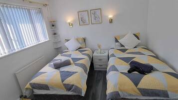 2 bedrooms, iron/ironing board, WiFi, bed sheets