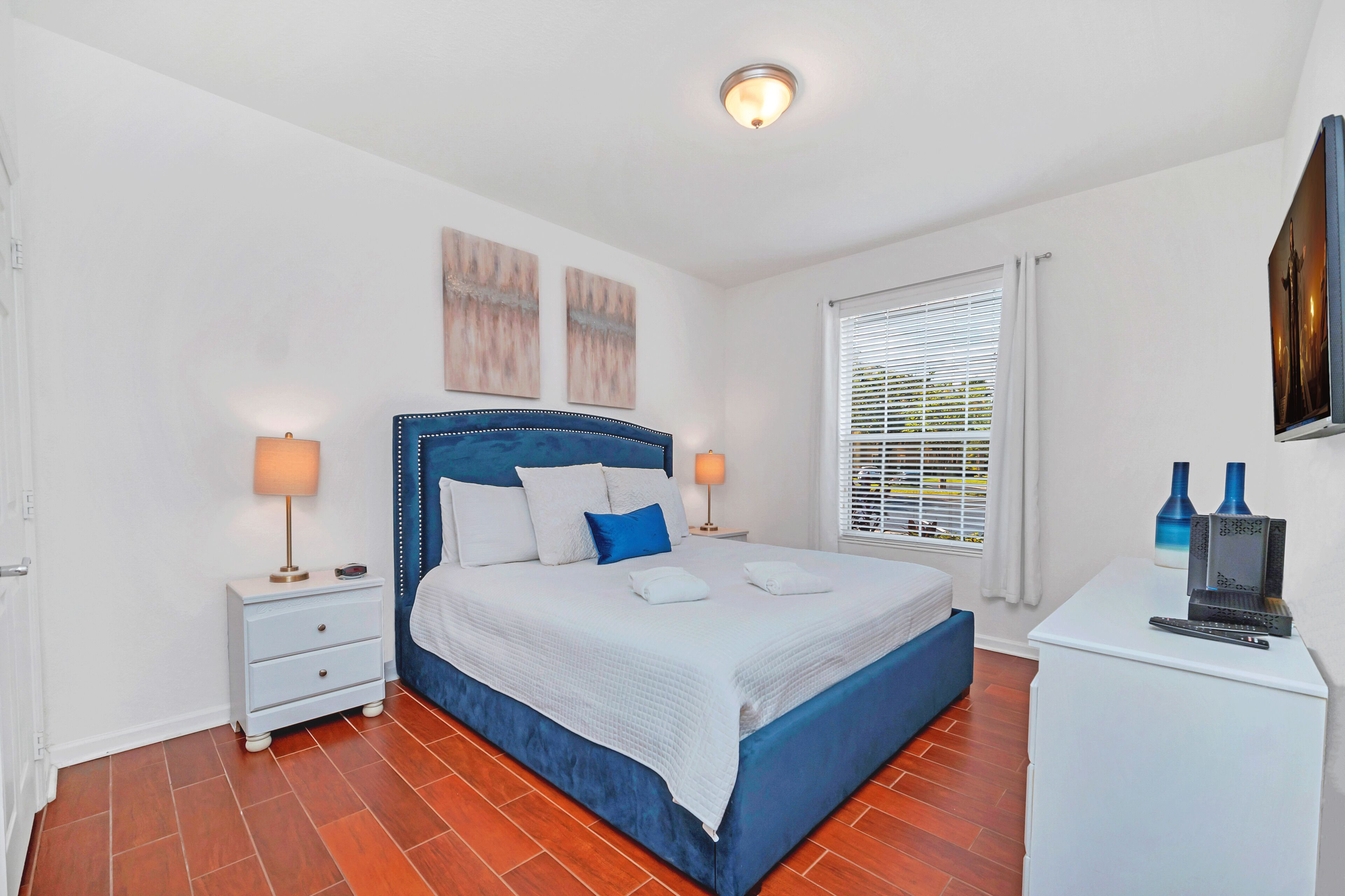 3 bedrooms, iron/ironing board, travel crib, WiFi (free)