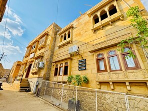 Front of property - Happy Trails Jaisalmer (Jaisalmer)