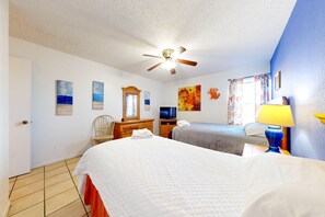 2 bedrooms, internet - Beach Access Across the Street, Shared Heated Pool (Corpus Christi)