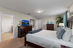 7 habitaciones, tabla de planchar con plancha y cuna de viaje