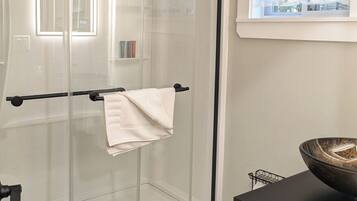 Doccia, asciugacapelli, asciugamani