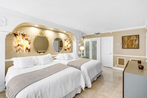 5 bedrooms, desk, iron/ironing board, travel crib