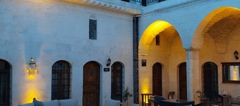 ORPHEUS BOUTİQUE HOTEL