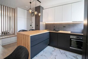 Fridge, oven, dishwasher, coffee/tea maker - Modern cozy upgraded apartment, Novi Zagreb, great location, free public parking (Zagreb)