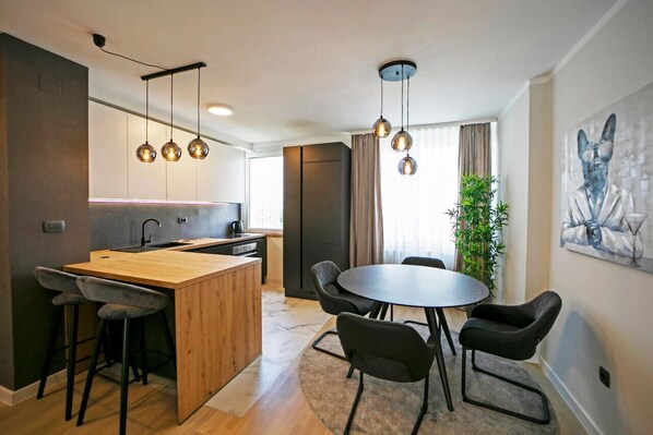 Dining - Modern cozy upgraded apartment, Novi Zagreb, great location, free public parking (Zagreb)