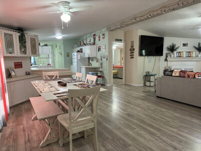 Charming 3-bedroom house with AC and WiFi in welcoming Lytle,TX.