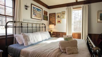 Family Cabin, River View | 1 bedroom, individually decorated, individually furnished