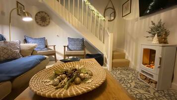 Een smart-tv en een open haard