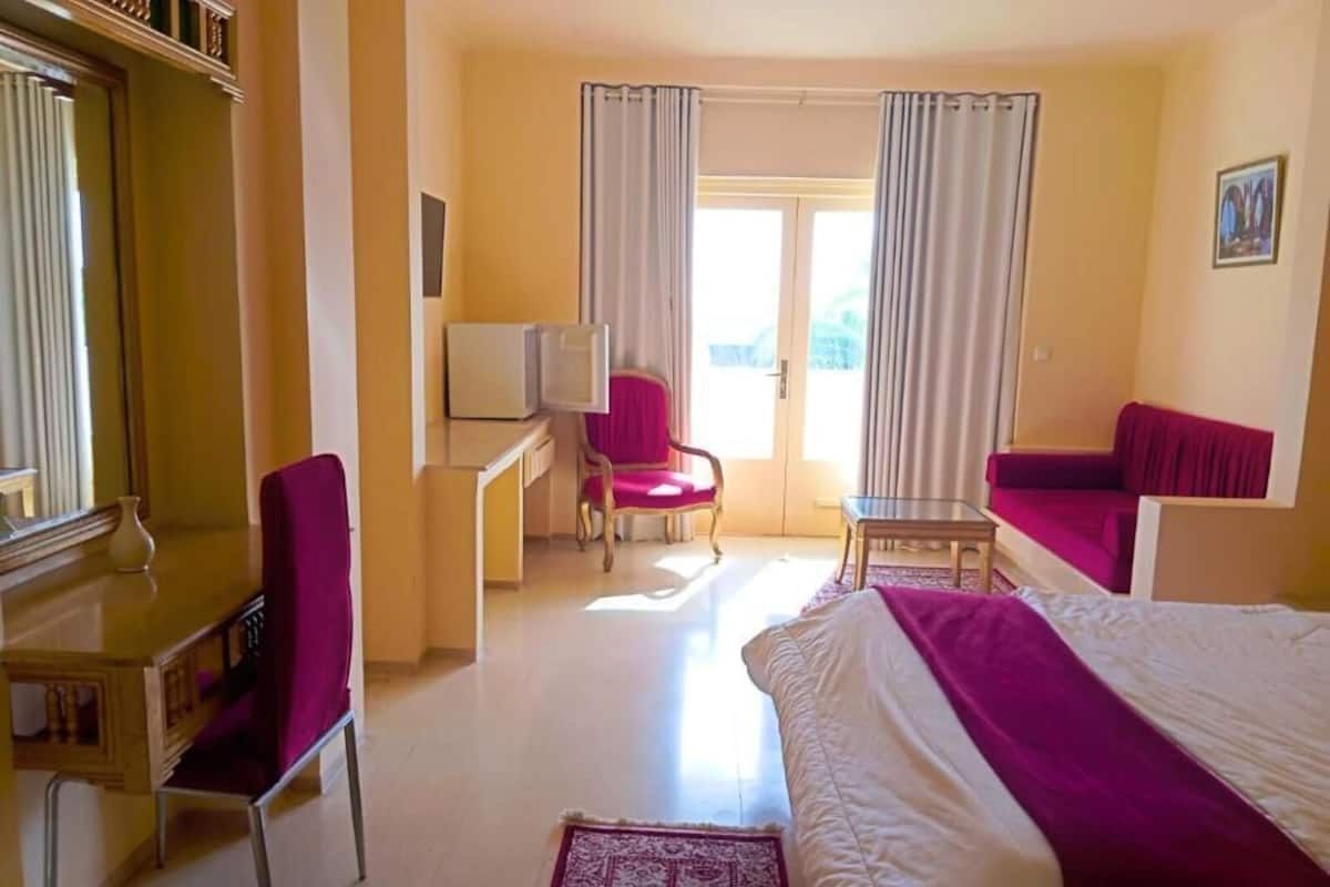 Chambre Triple, vue piscine