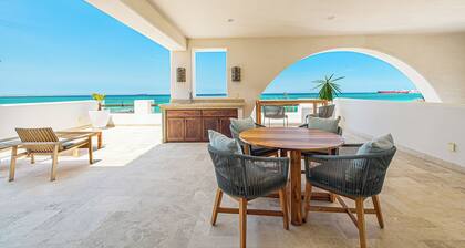 Oceanfront Residence with 2 bedrooms
