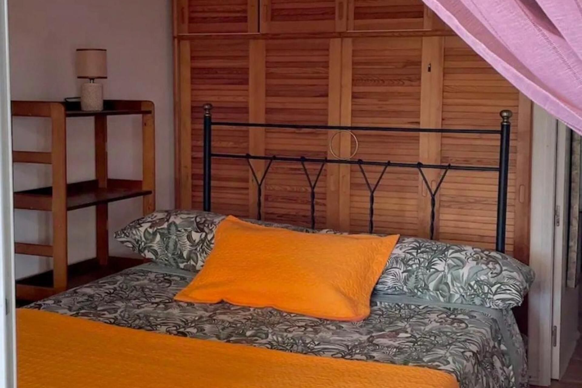 2 quartos, ferros/tábuas de passar roupa, Wi-Fi de cortesia