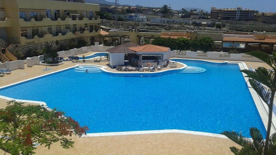 Paraiso Beachfront Apartment With 2 Bedrooms