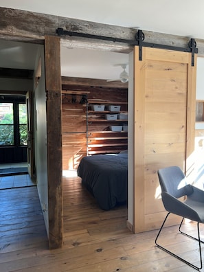 1 habitación, escritorio, tabla de planchar con plancha y wifi gratis 