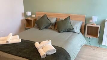 3 Schlafzimmer, Schreibtisch, BĂŒgeleisen/BĂŒgelbrett, Reisekinderbett