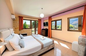 3 bedrooms, in-room safe, iron/ironing board, free WiFi