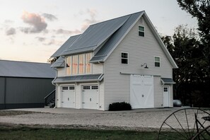 Exterior - Charming 2-bedroom with, WiFi in peaceful Rolla (Rolla)