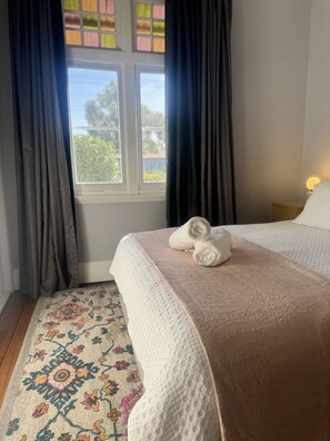 4 bedrooms, desk, iron/ironing board, travel cot