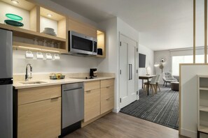 Desk, laptop workspace, iron/ironing board, free cots/infant beds