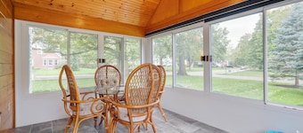 The University House King Beds+Fast WIFI+W/D