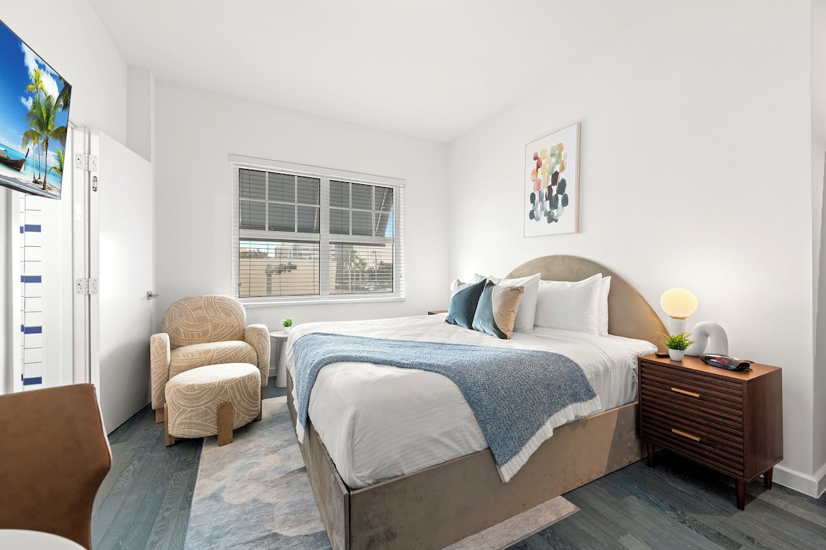 Luxury Room, 1 Queen Bed