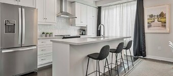 Executive Townhouse on a Ravine

