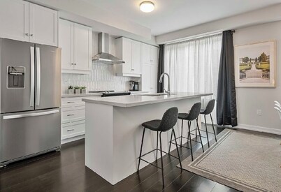 Executive Townhouse on a Ravine

