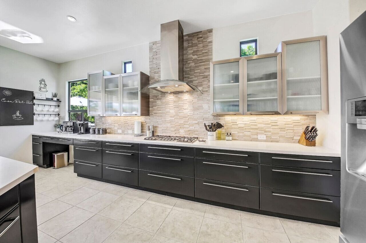 冰箱、微波炉、烤箱、炉灶