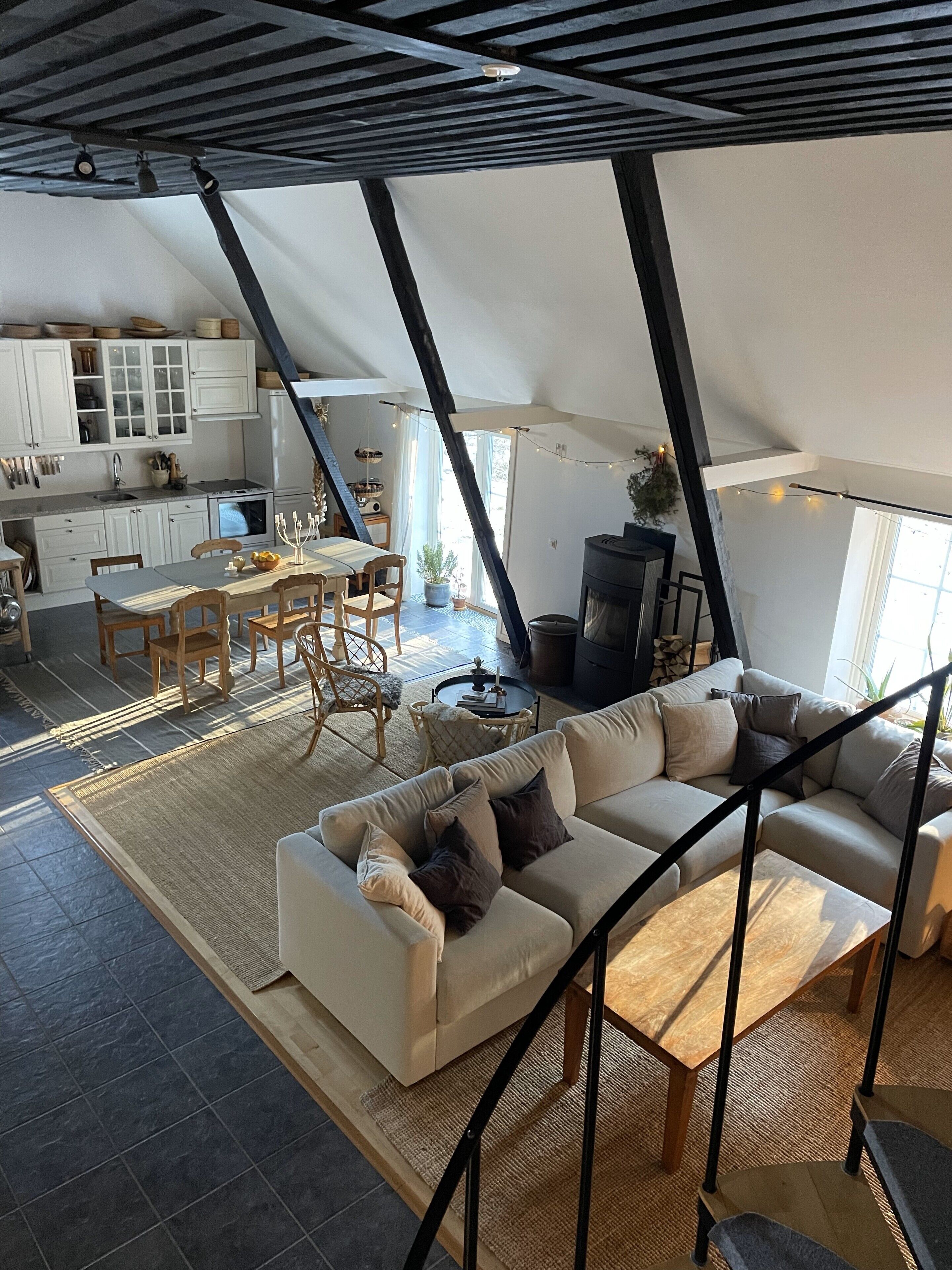 Télévision, cheminée