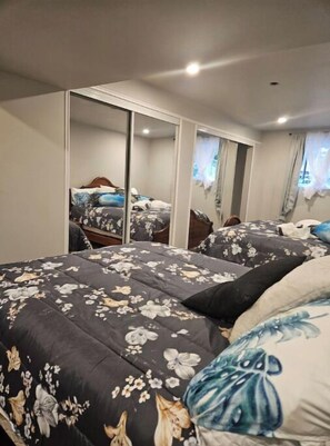 2 bedrooms, bed sheets