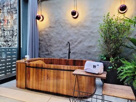 House | Bathroom | Shower, free toiletries, hair dryer, towels