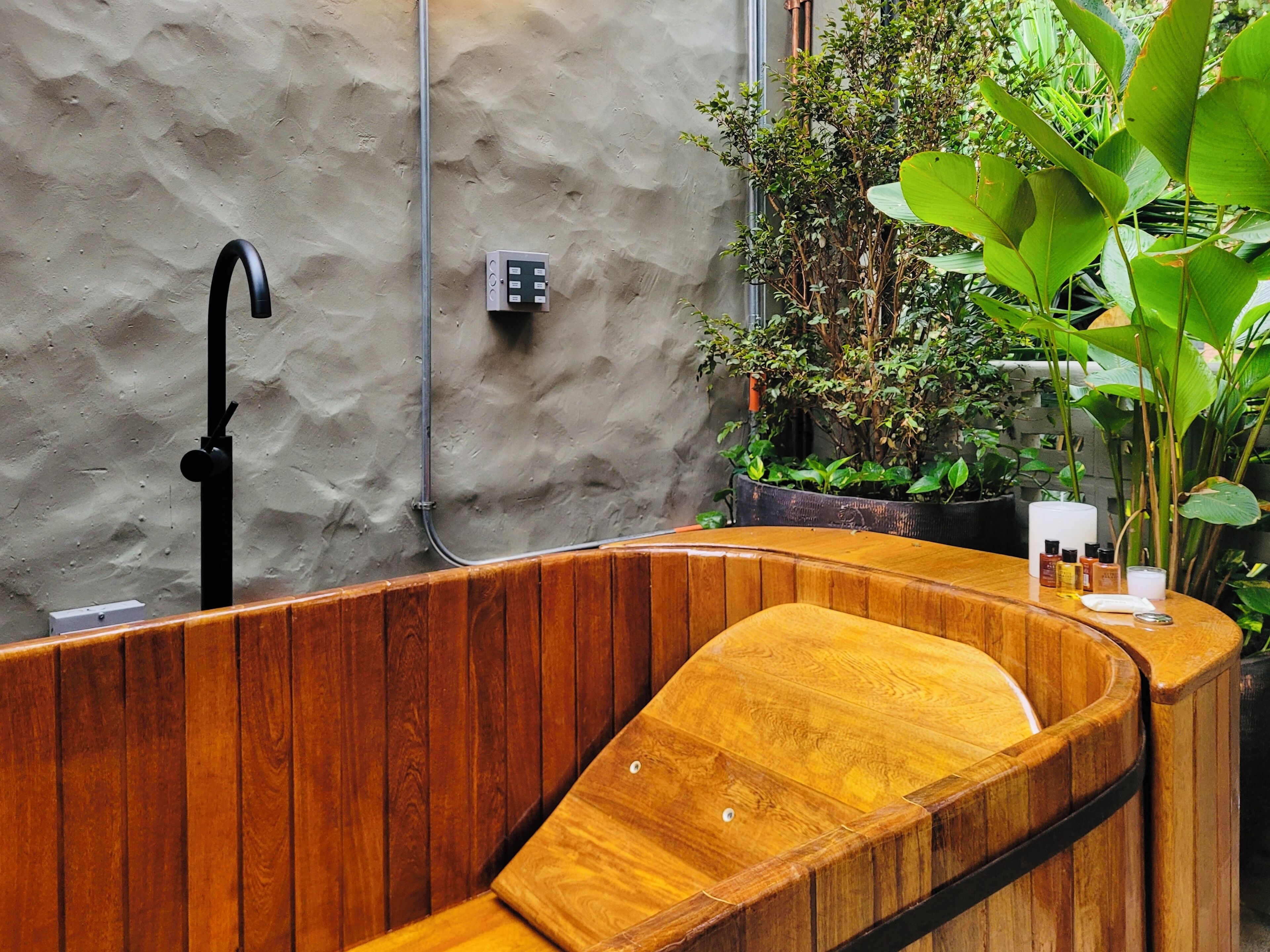 淋浴设施、免费洗浴用品、吹风机、毛巾