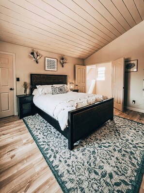 5 bedrooms, WiFi, bed sheets - Oasis with A Pool/Spa, near Temecula Wine Country

 (Murrieta)