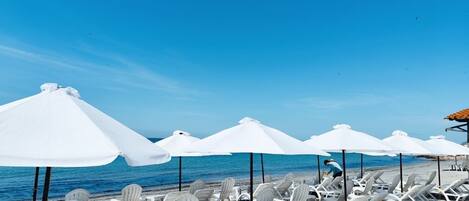 Plage privée, bar sur la plage