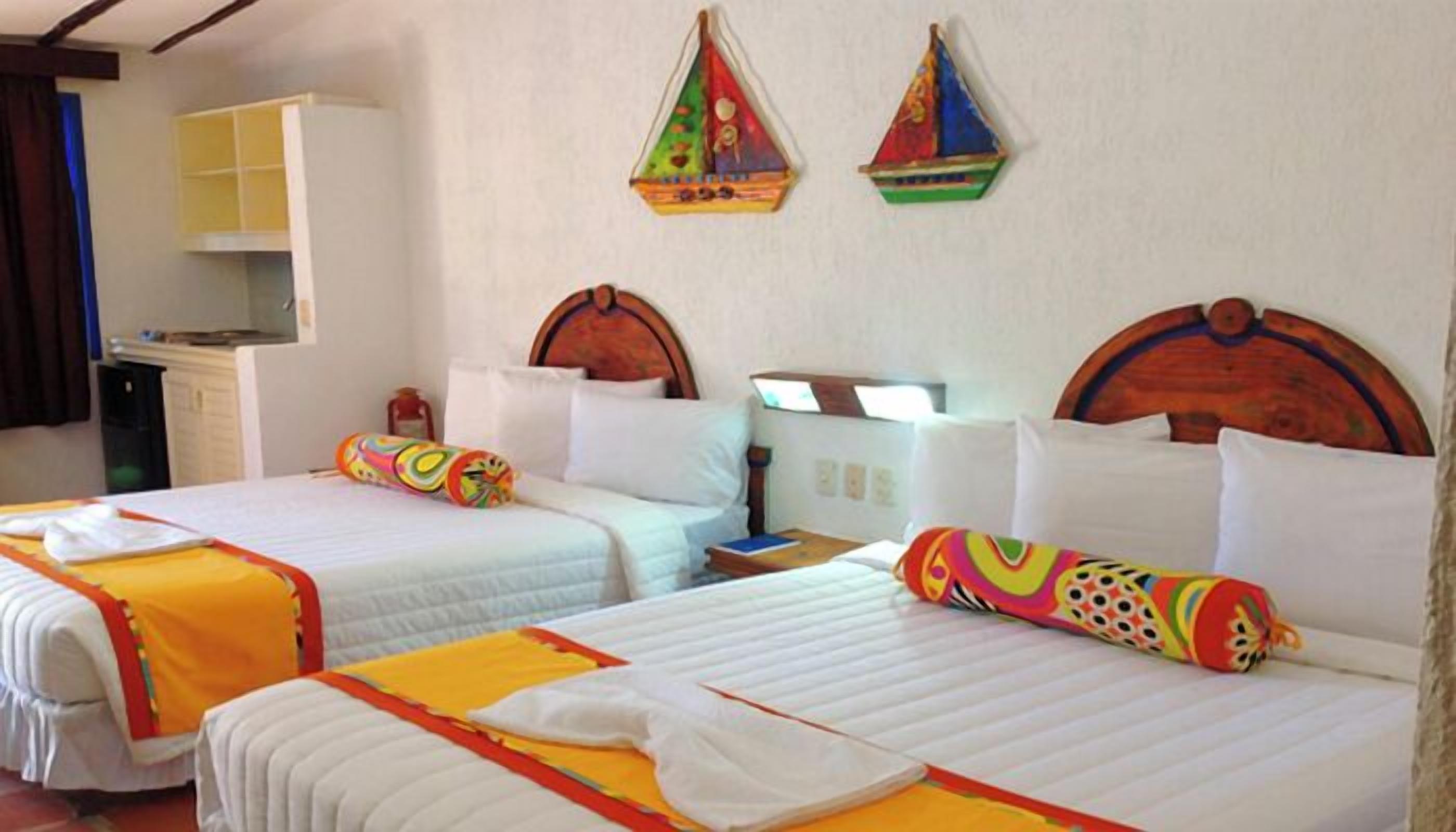 Standard Double Room, Pool View | Minibar, in-room safe, desk, laptop workspace