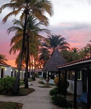 미니바, 객실 내 금고, 책상, 노트북 작업 공간