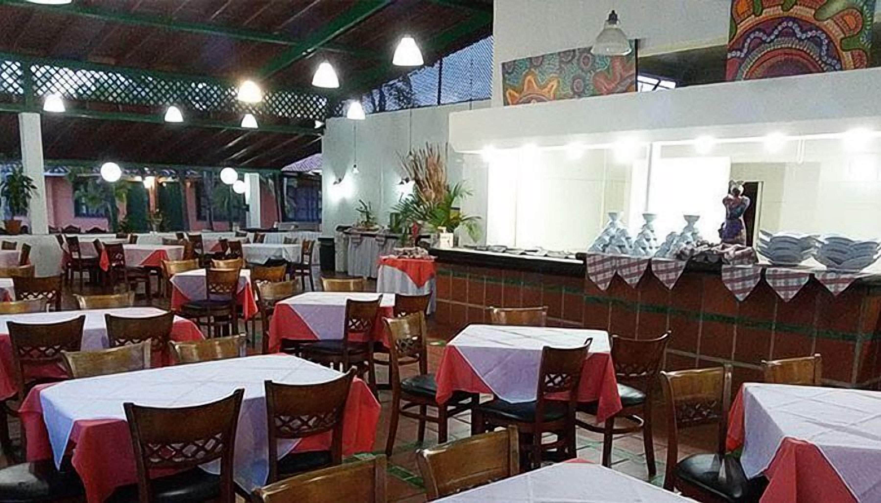 مطعم