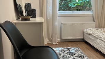9 bedrooms, iron/ironing board, WiFi, bed sheets