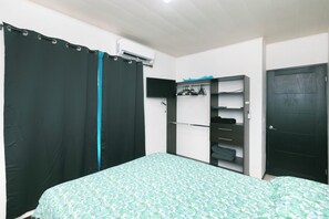 2 bedrooms, desk, iron/ironing board, WiFi