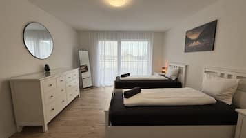 3 bedrooms, iron/ironing board, WiFi, bed sheets