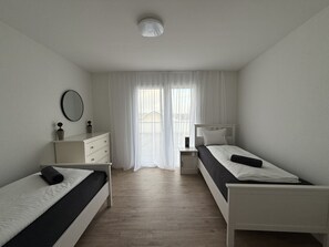 3 bedrooms, iron/ironing board, WiFi, bed sheets