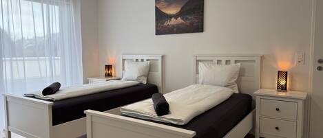 3 chambres, fer et planche à repasser, Wi-Fi, draps fournis