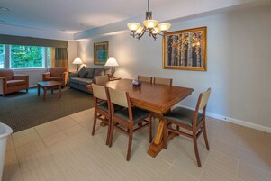 Townhome | Dining room