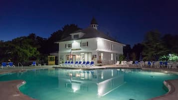 Seasonal outdoor pool
