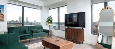 TV, fireplace, stereo