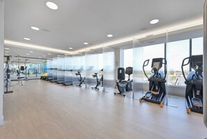 Fitness facility - Lux Studio 2x Queen beds Gym near MIT Harvard in Central Square (Cambridge)