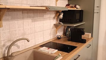 Micro-ondes, plaque de cuisson, lave-vaisselle