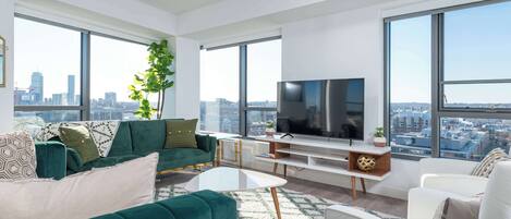 Televisión y chimenea