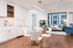 Interior - Back-Bay Upscale Central Condo Bos Common Downtown (Boston)