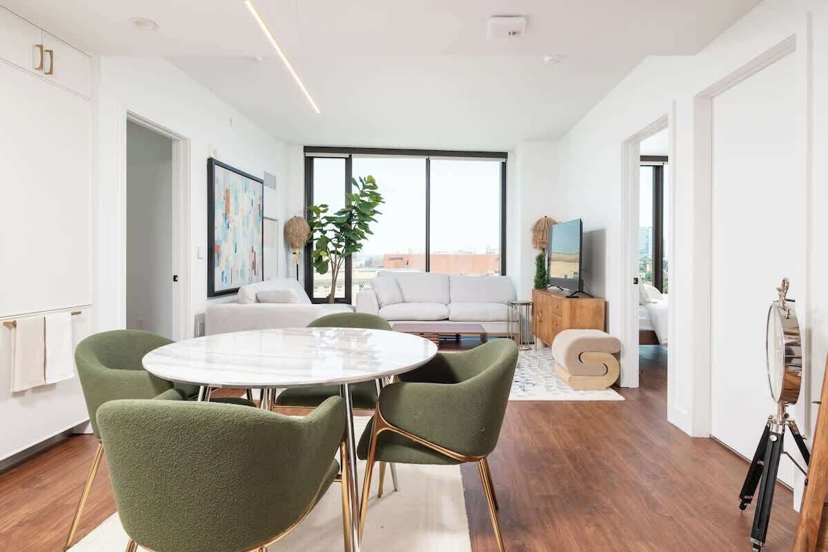 Back-Bay Upscale Central Penthouse W Roof-top